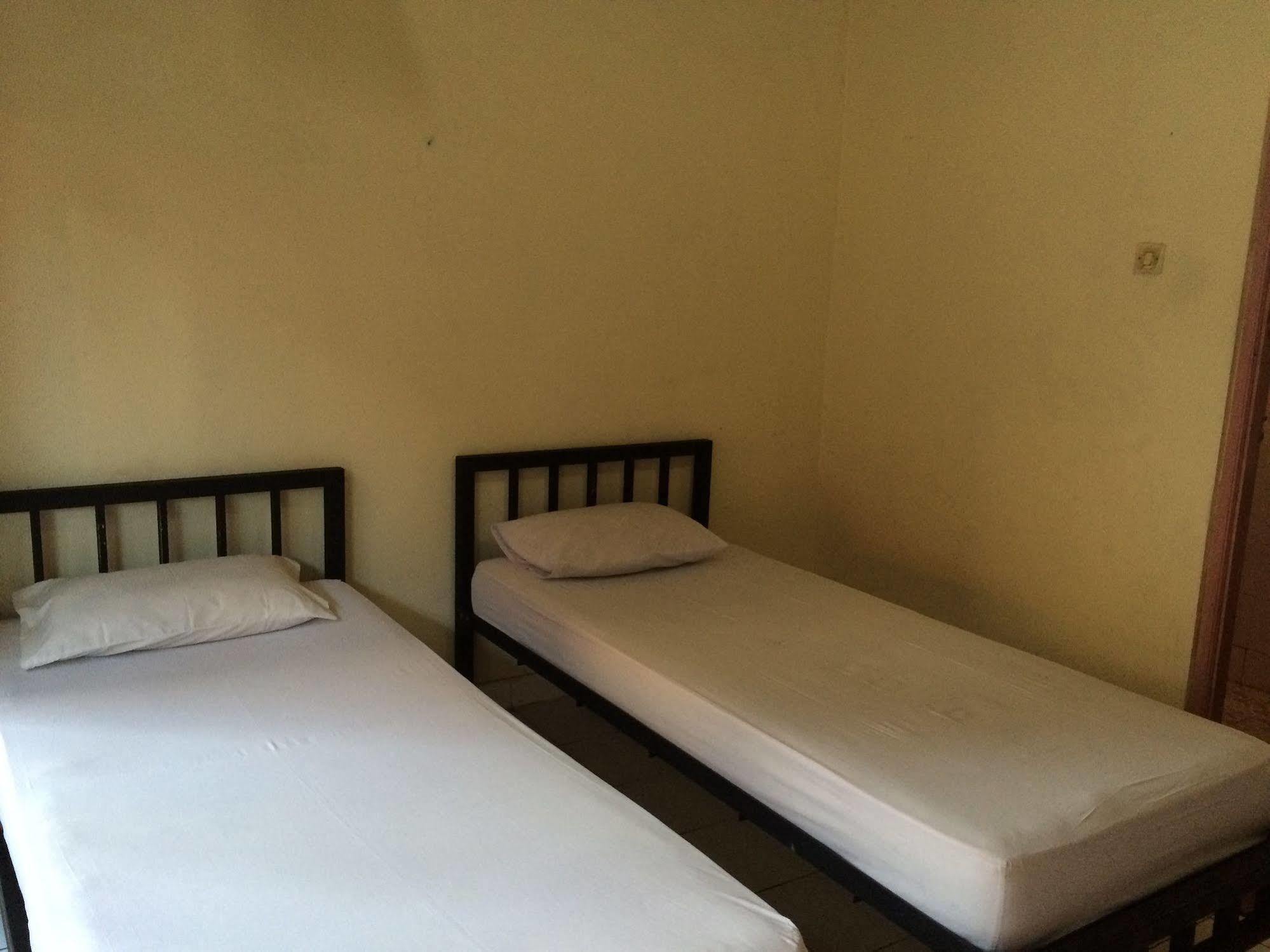 Rita Za Hotel كوتا المظهر الخارجي الصورة
