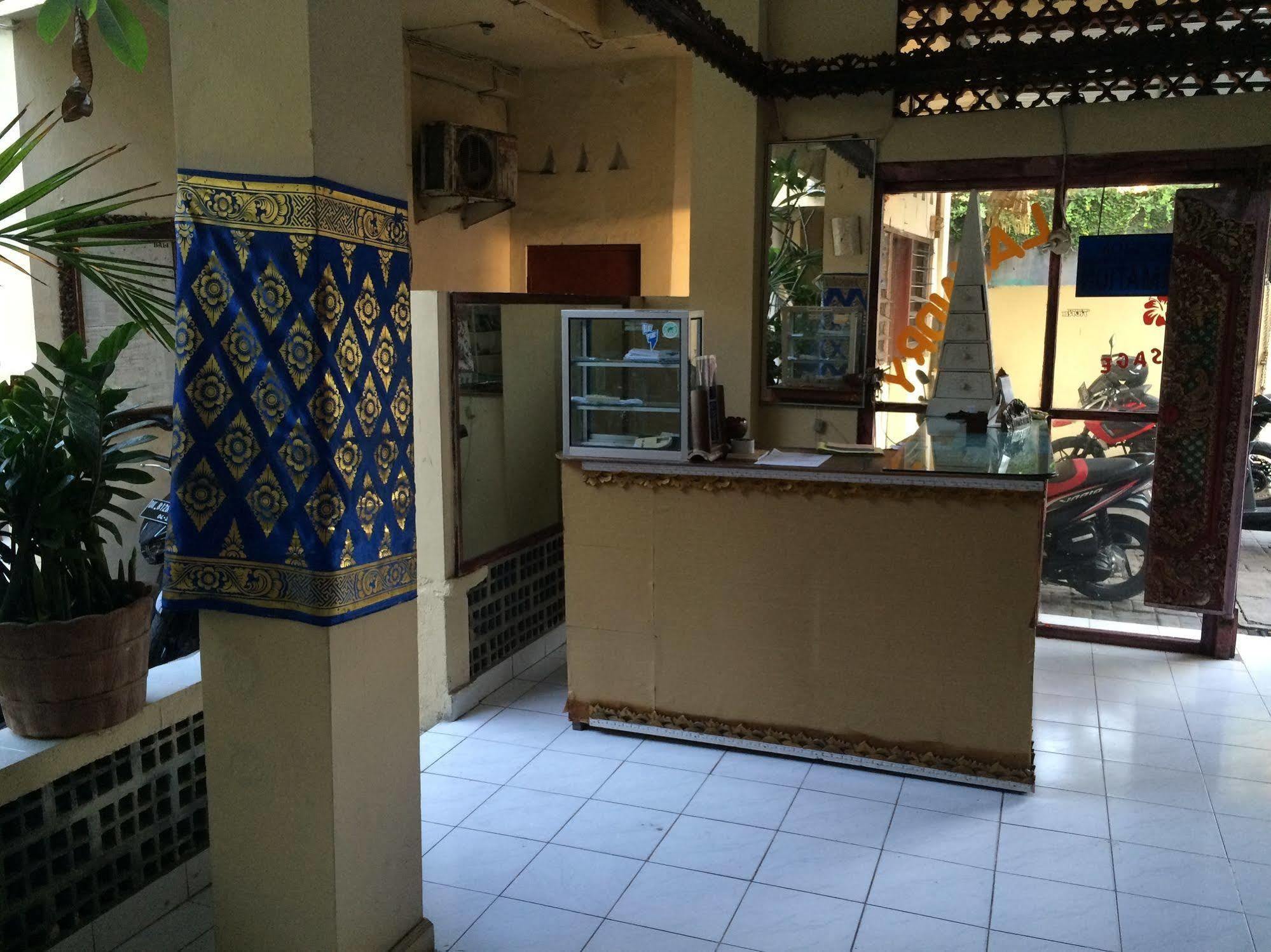 Rita Za Hotel كوتا المظهر الخارجي الصورة