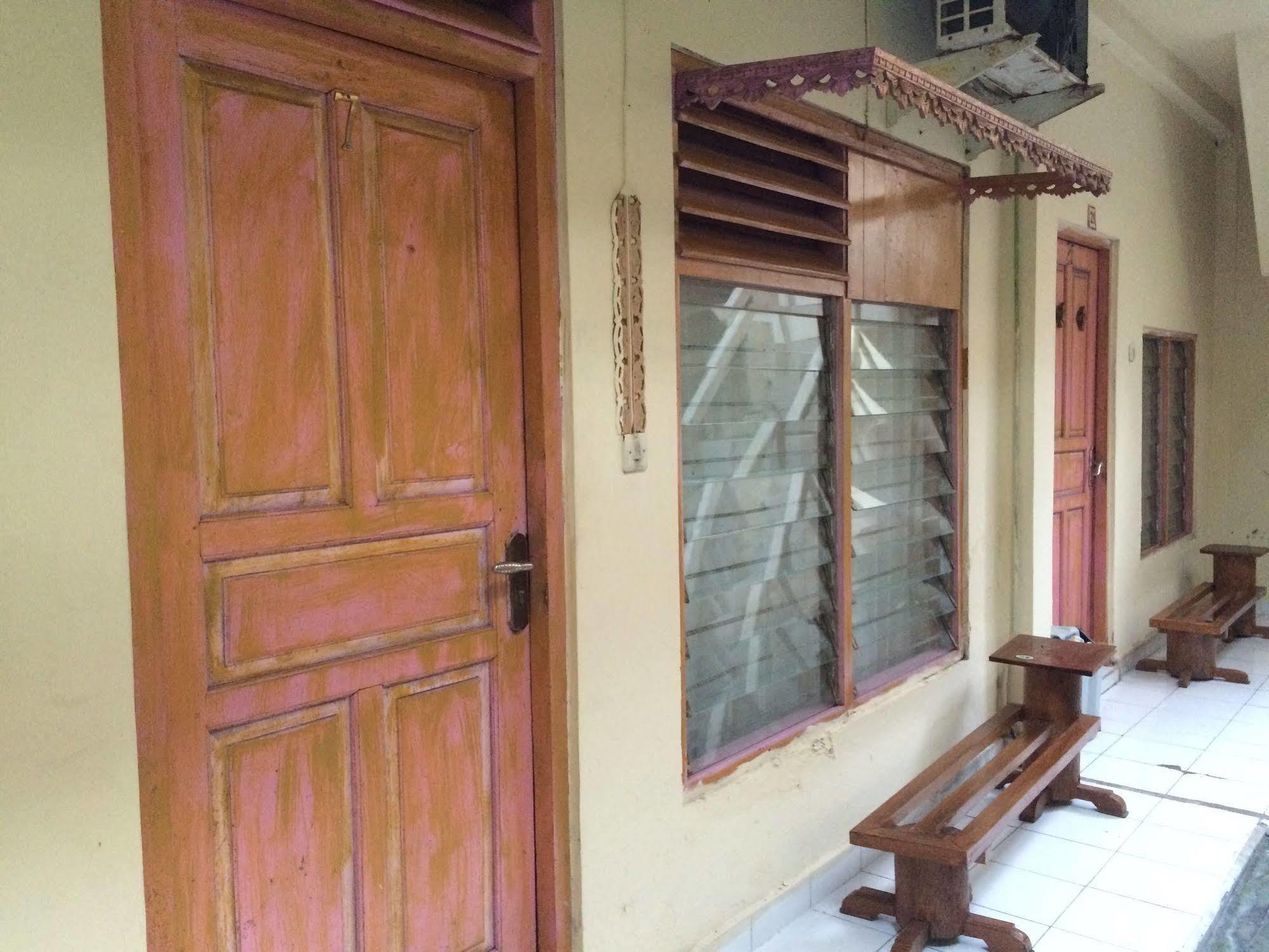 Rita Za Hotel كوتا المظهر الخارجي الصورة