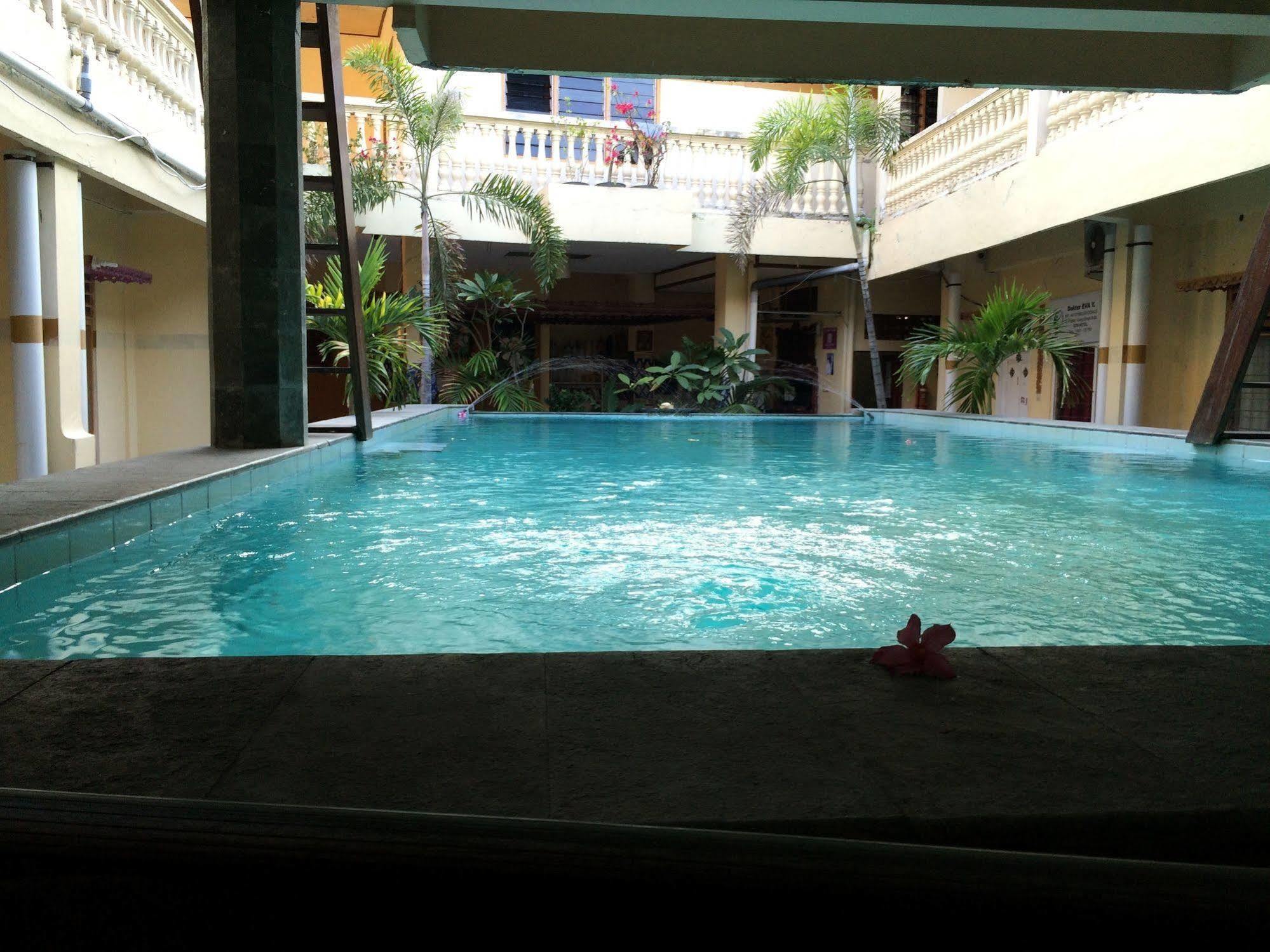Rita Za Hotel كوتا المظهر الخارجي الصورة